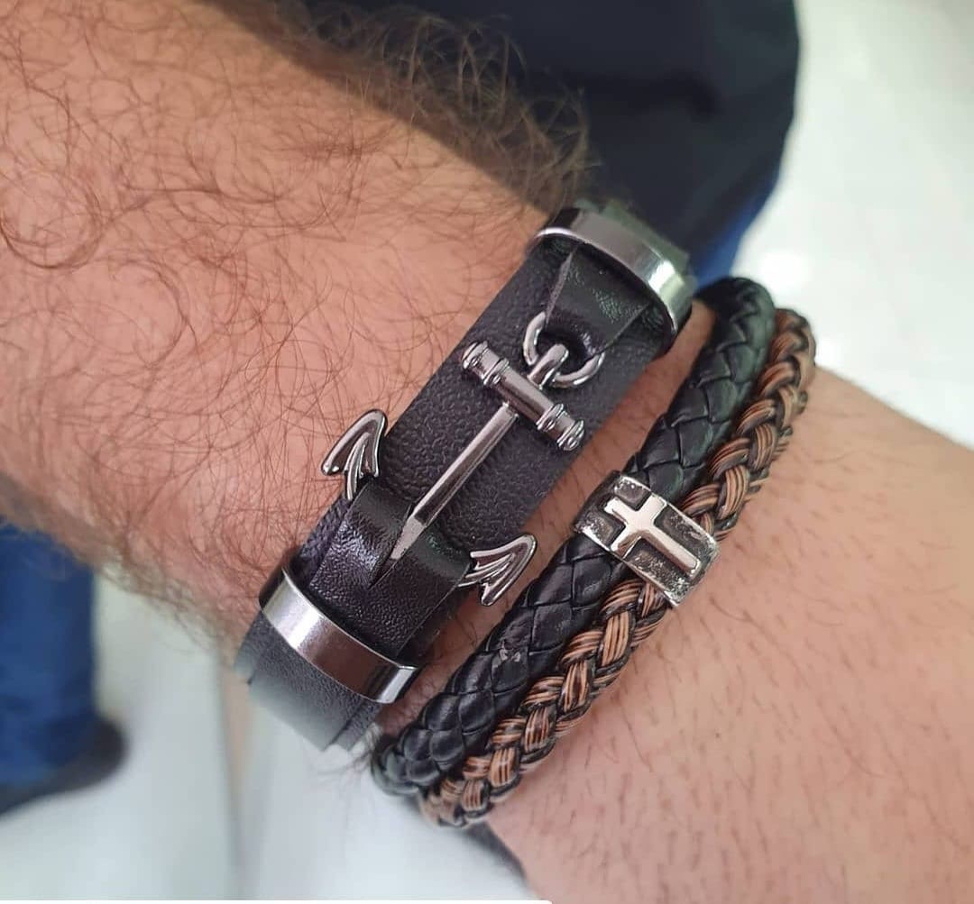 Coleção de Pulseiras – Atitude e Identidade no Pulso